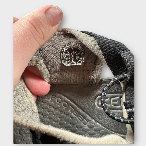 Keen Whisper Sandal Women’s Size 7 Black/Gargoyle Grey Hiking Waterproof - Picture 11 of 11